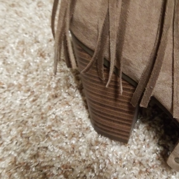 Boot - Picture 3 of 3